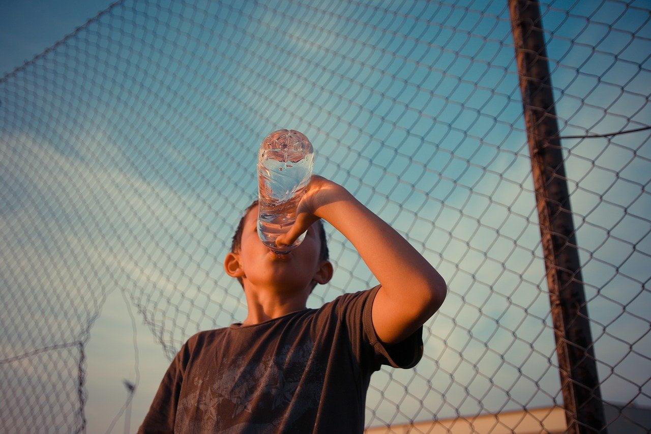 Sağlık Ajandası | Sağlık Haberleri: Çocuklarda su tüketiminin azlığı hangi hastalıklara neden olur?