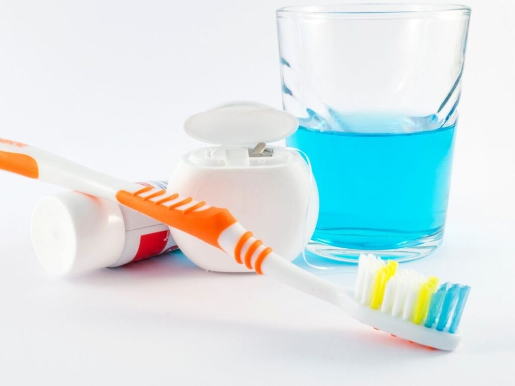 Ağız ve diş sağlığı nasıl olmalı? sorusuna ağız sağlığını korumak için kullanılacak malzemeleri